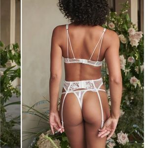 KAT THE LABEL Nicolette Garter White